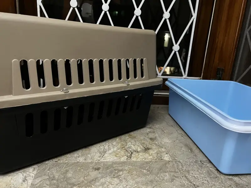 Cat shampoo litter box and cage — photo 2