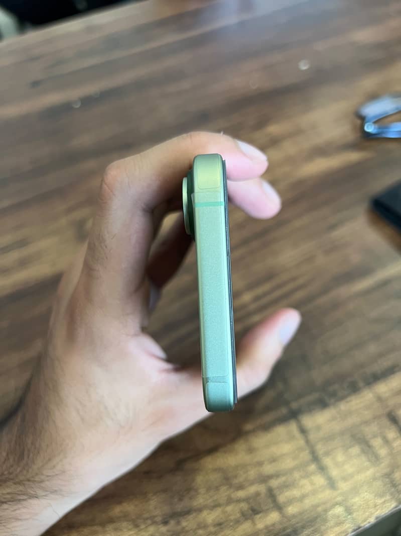 Apple iPhone 17 6