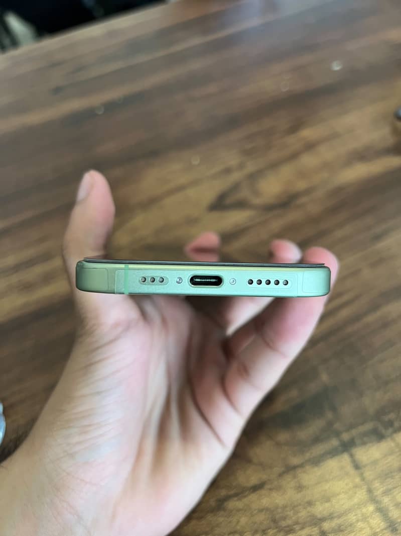 Apple iPhone 17 7