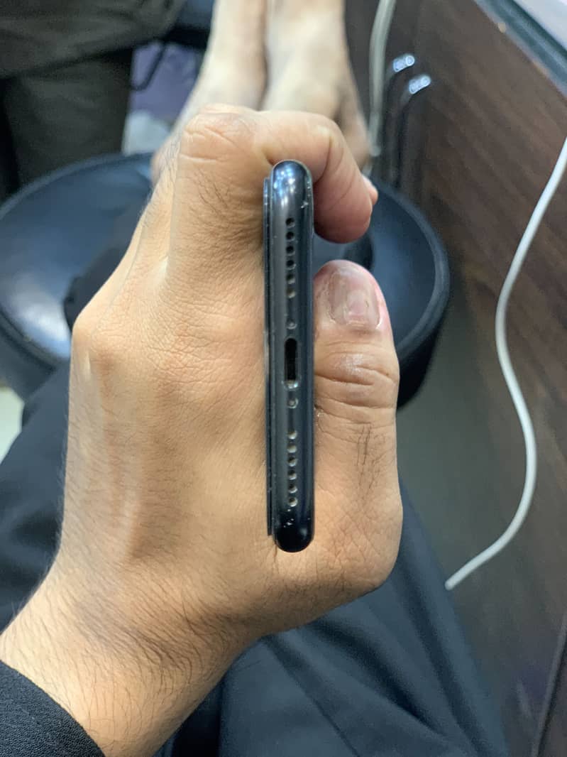Apple iPhone SE 2 1