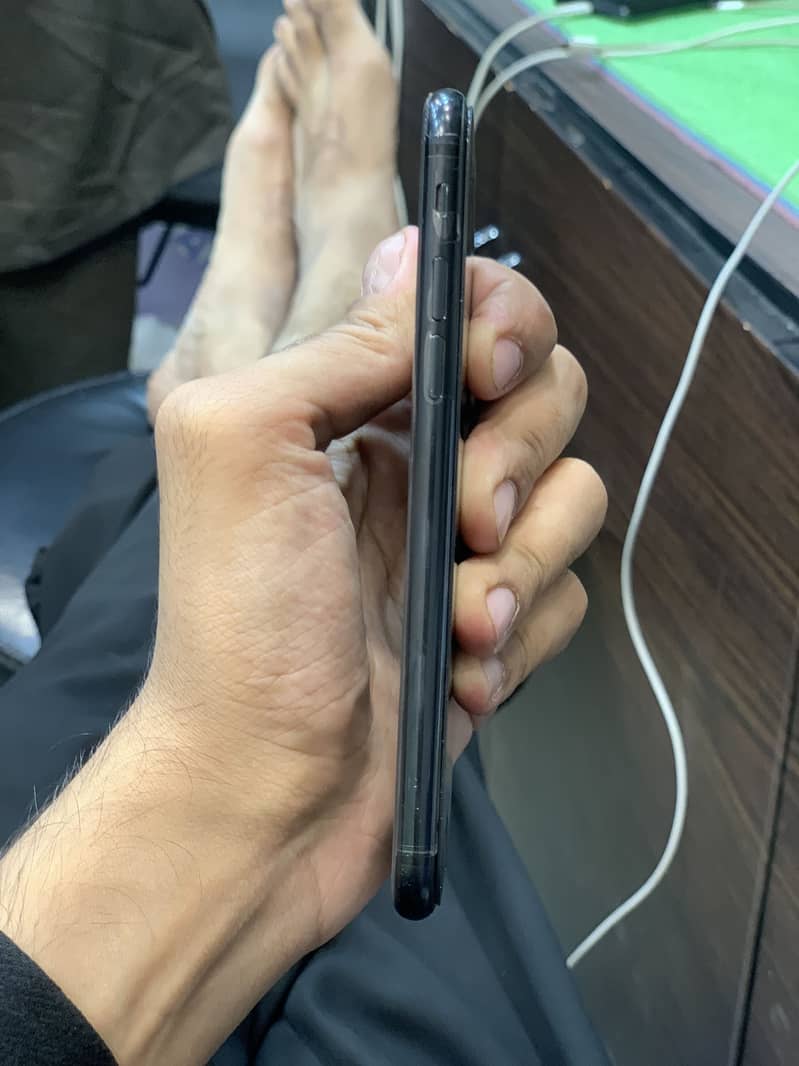 Apple iPhone SE 2 3