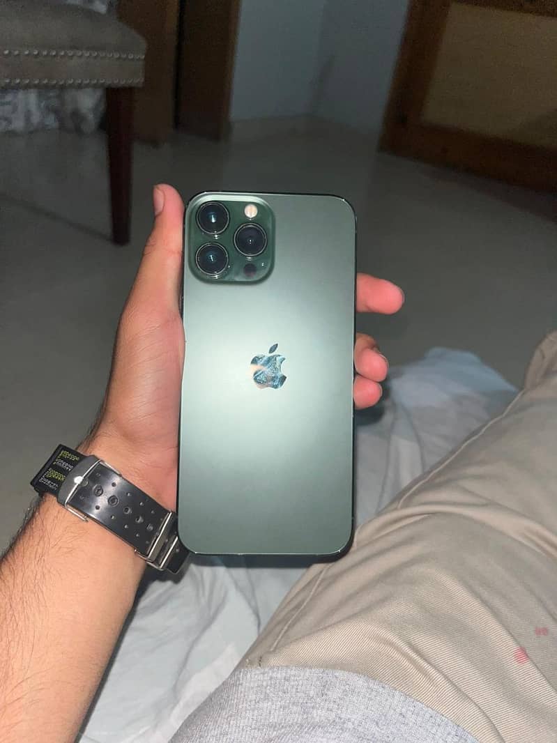 Apple iPhone 13 Pro Max 3