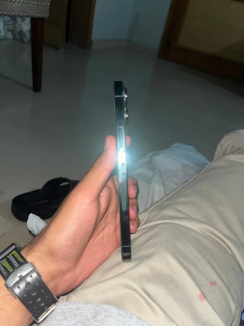 Apple iPhone 13 Pro Max 5