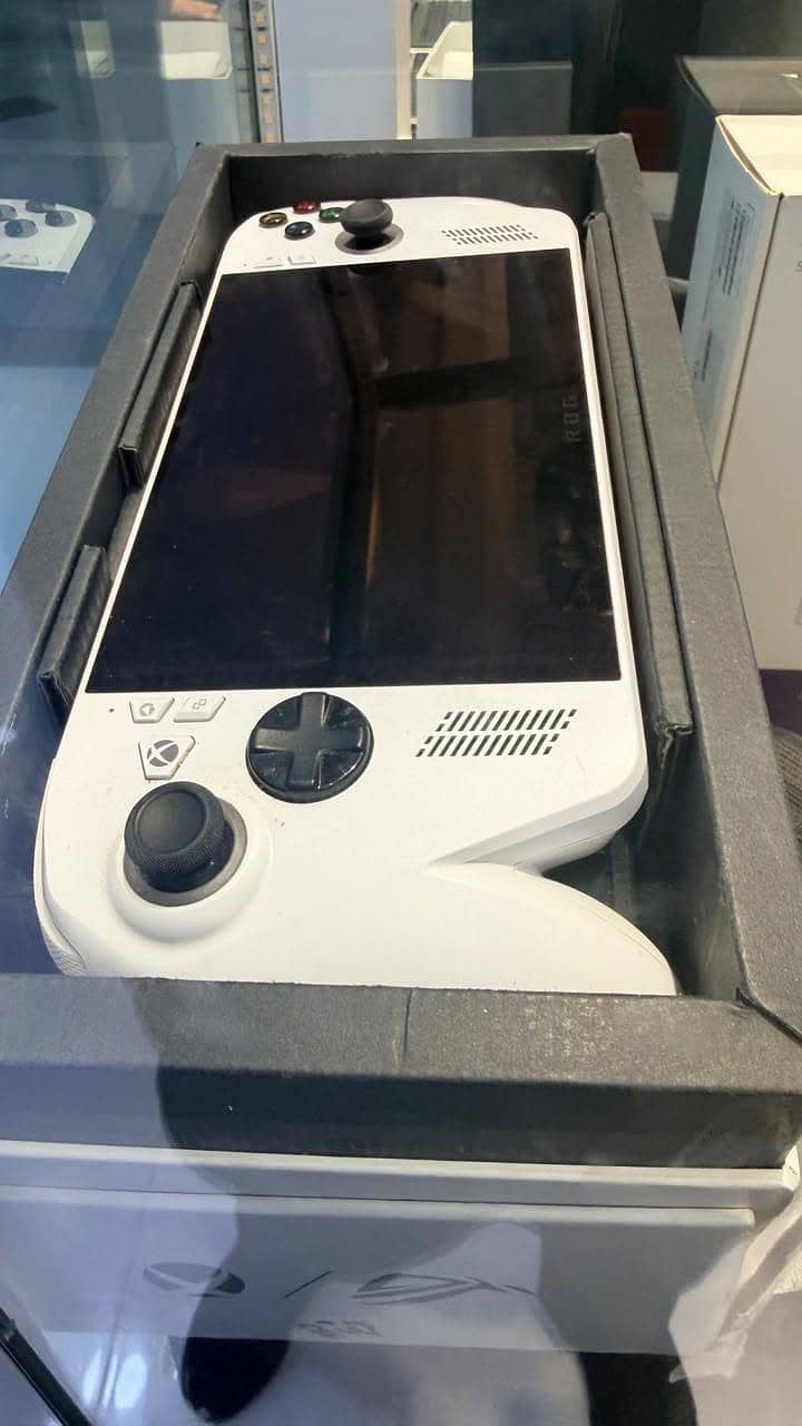 Rog Ally Z2 2
