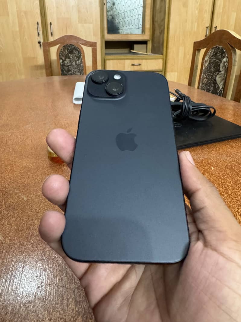 Apple iPhone 15 4