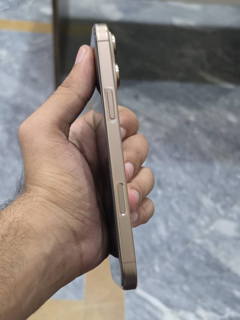 IPhone 16 Pro Max 7