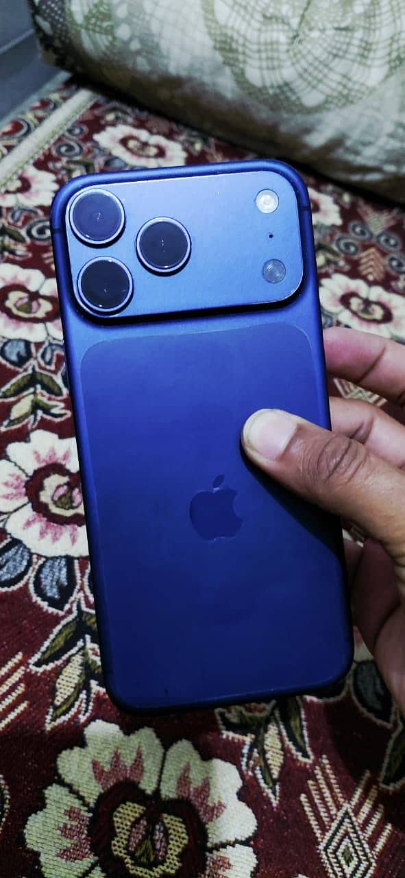 Apple iPhone 17 Pro Max 1