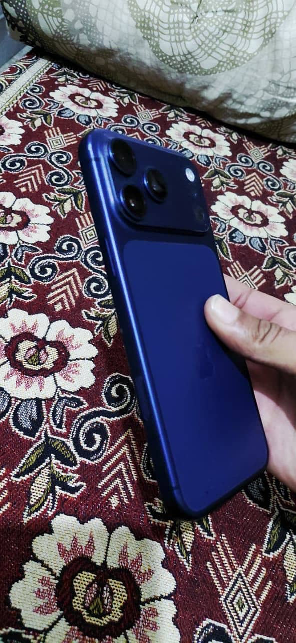 Apple iPhone 17 Pro Max 7