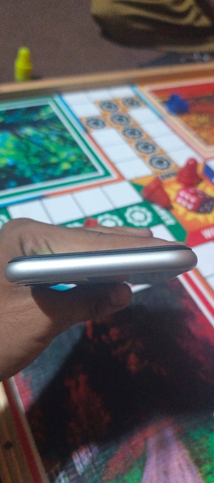 Apple iPhone 11 4