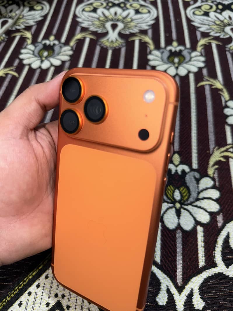 Apple iPhone 17 Pro Max 9