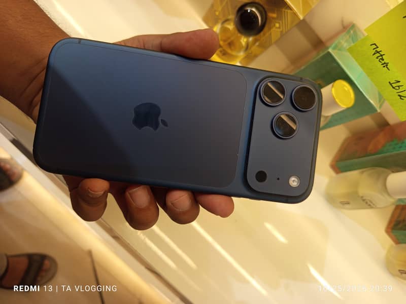 Apple iPhone 17 Pro Max 2
