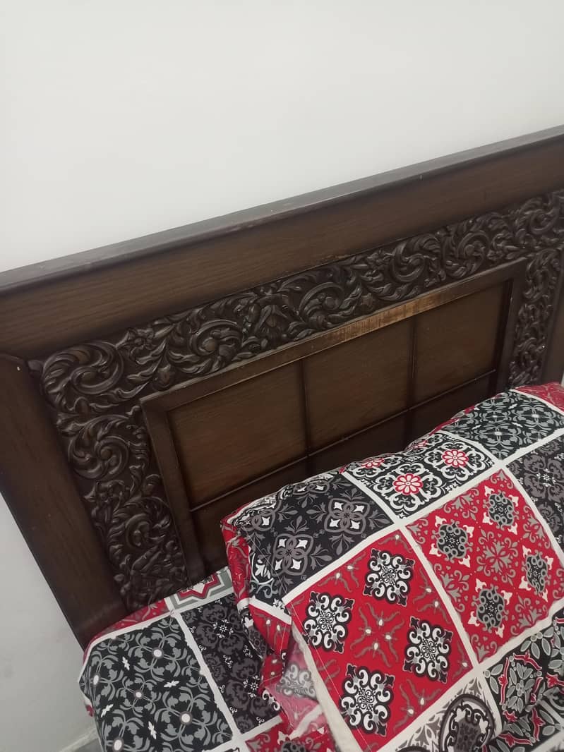 double bed without metress 0