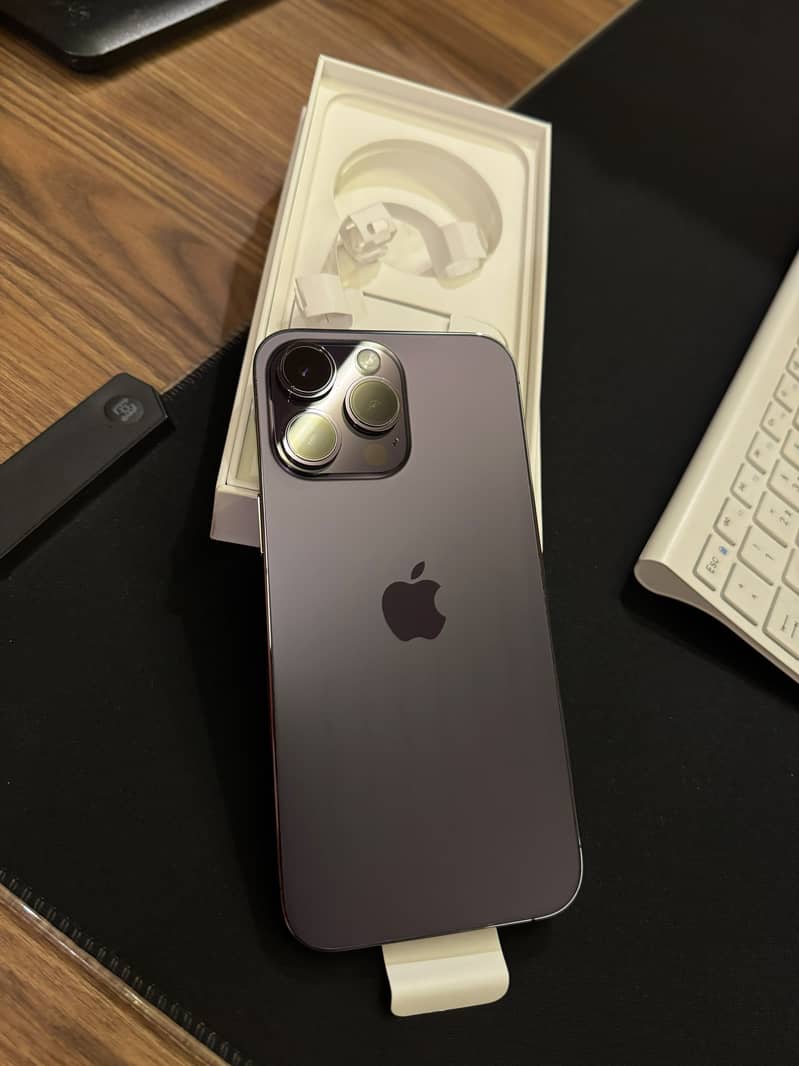 Apple iPhone 14 Pro Max 1