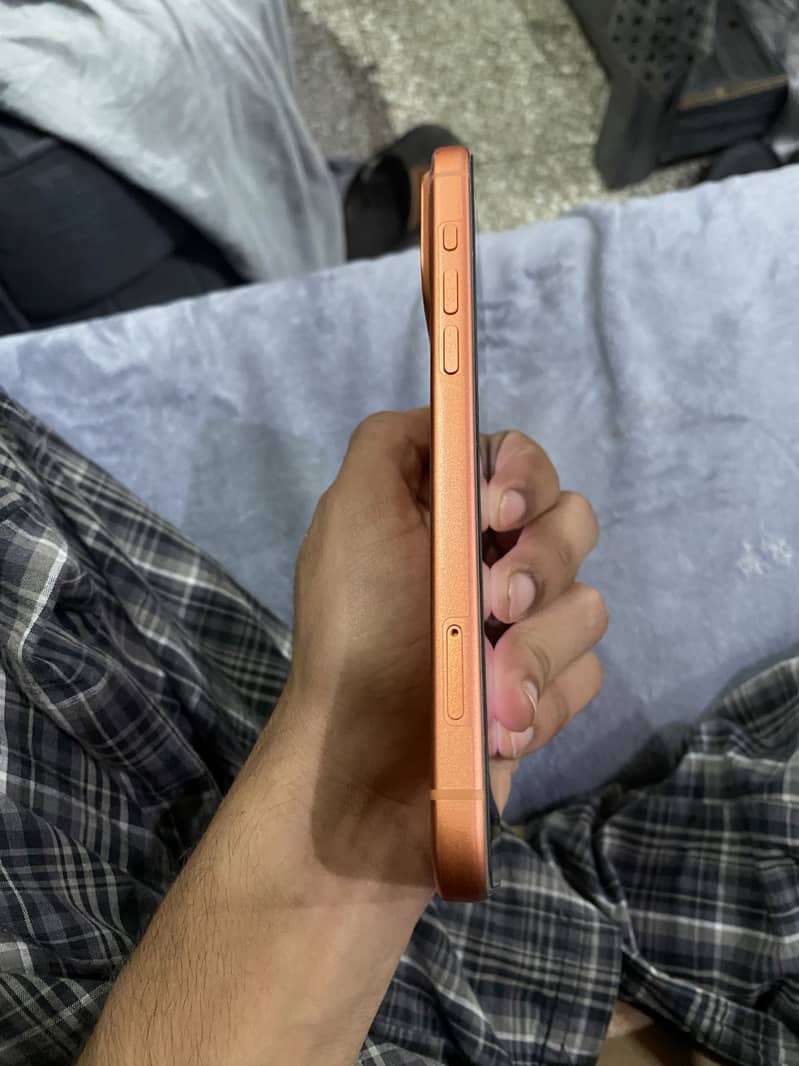 Apple iPhone 17 Pro Max 2