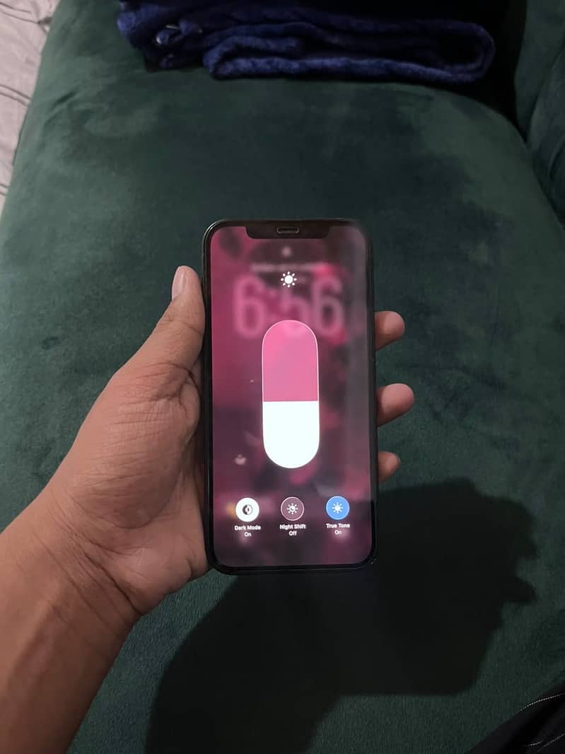 Apple iPhone 12 3