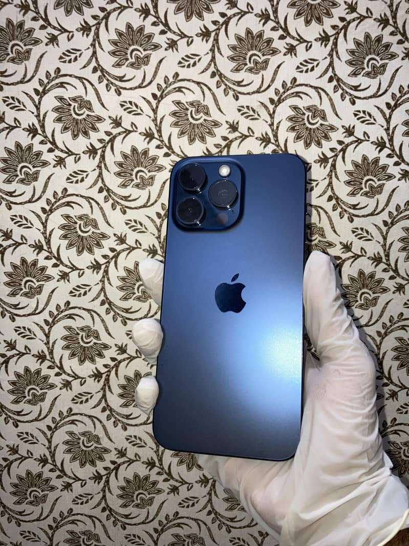 Apple iPhone 15 Pro Max 0