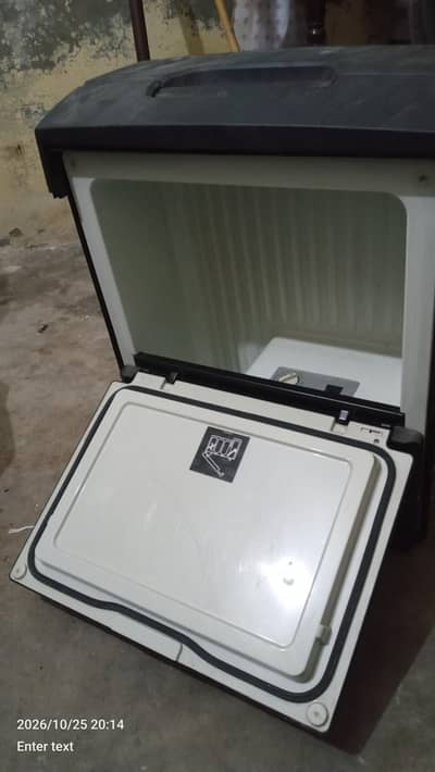 truck Wala fridge ha for sale ha all ok ha Kafi der sy para ha