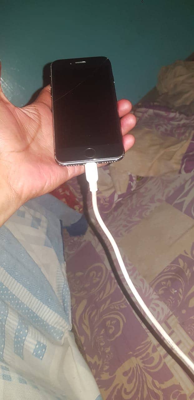 Apple iPhone 8 1