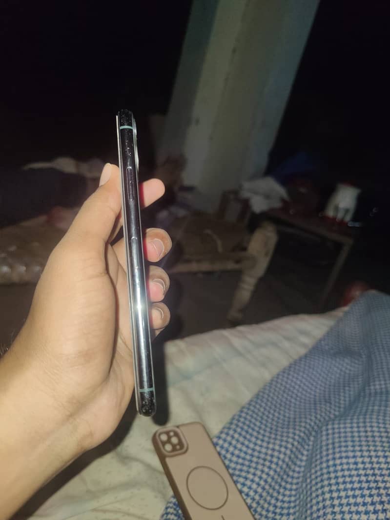 Apple iPhone 11 Pro Max 3