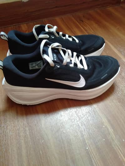 Nike Vomero Plus