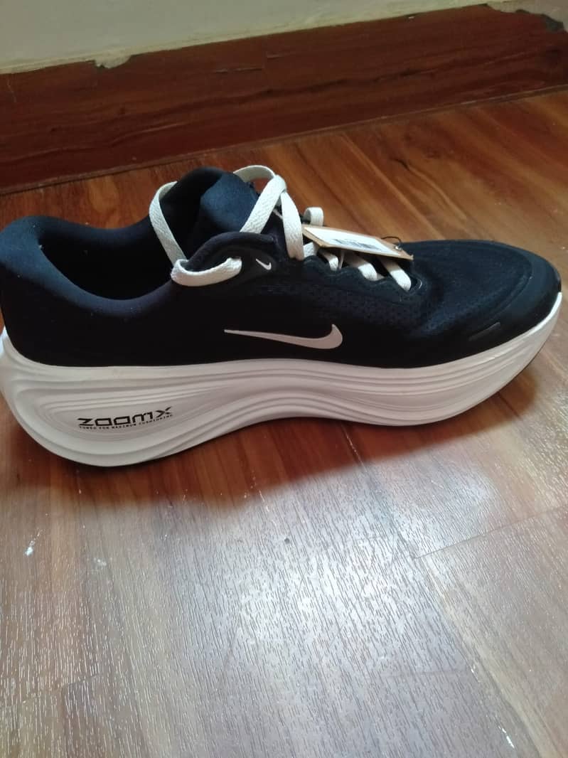 Nike Vomero Plus 1