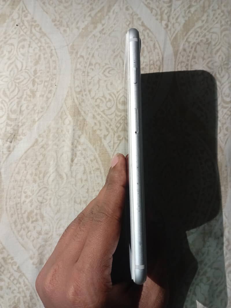 Apple iPhone 8 Plus 2