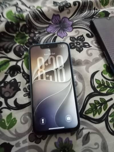 I phone 13 mini non pata