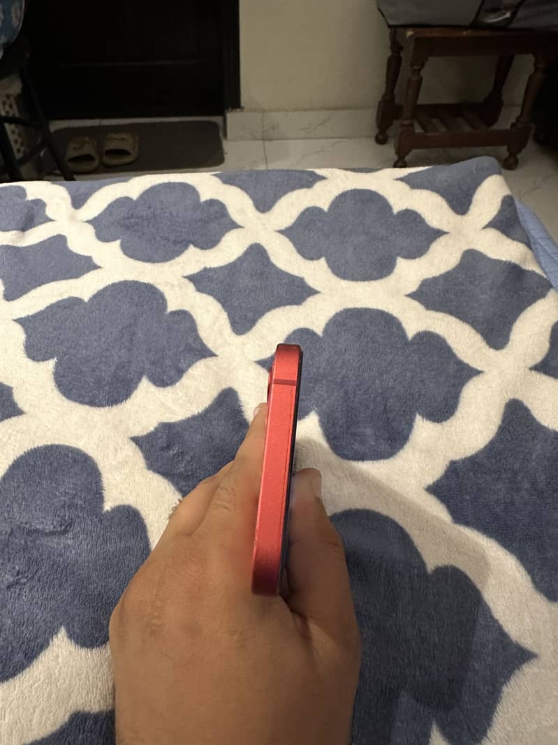 Apple iPhone 12 4