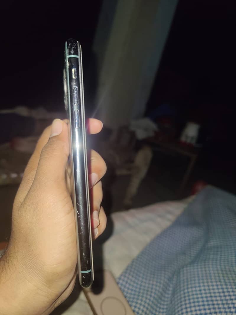 Apple iPhone 11 Pro Max 3