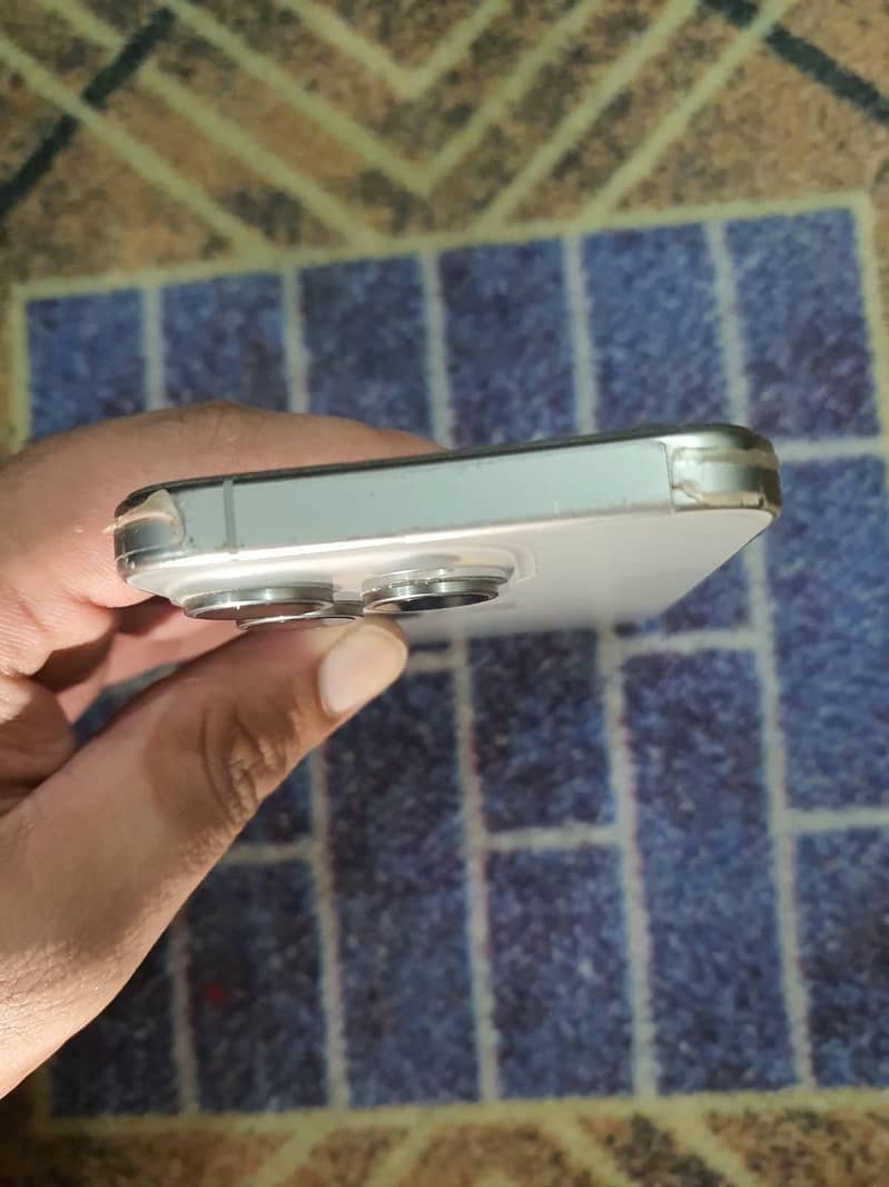 Apple iPhone 15 Pro 5