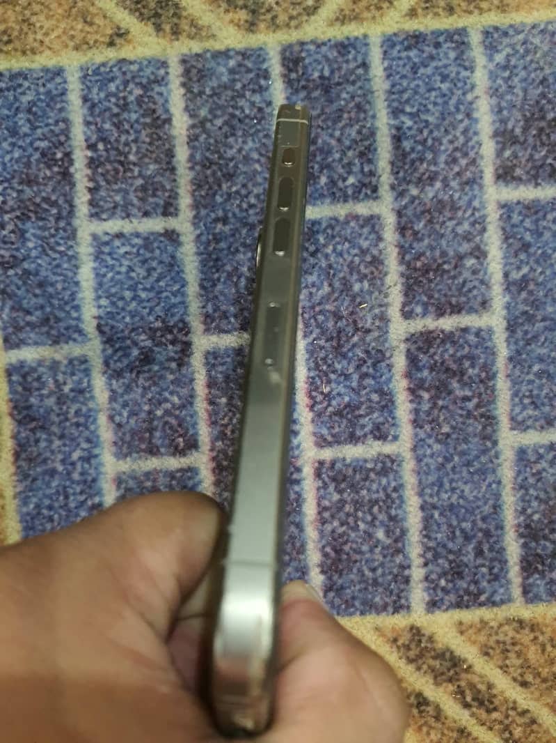 Apple iPhone 15 Pro 6