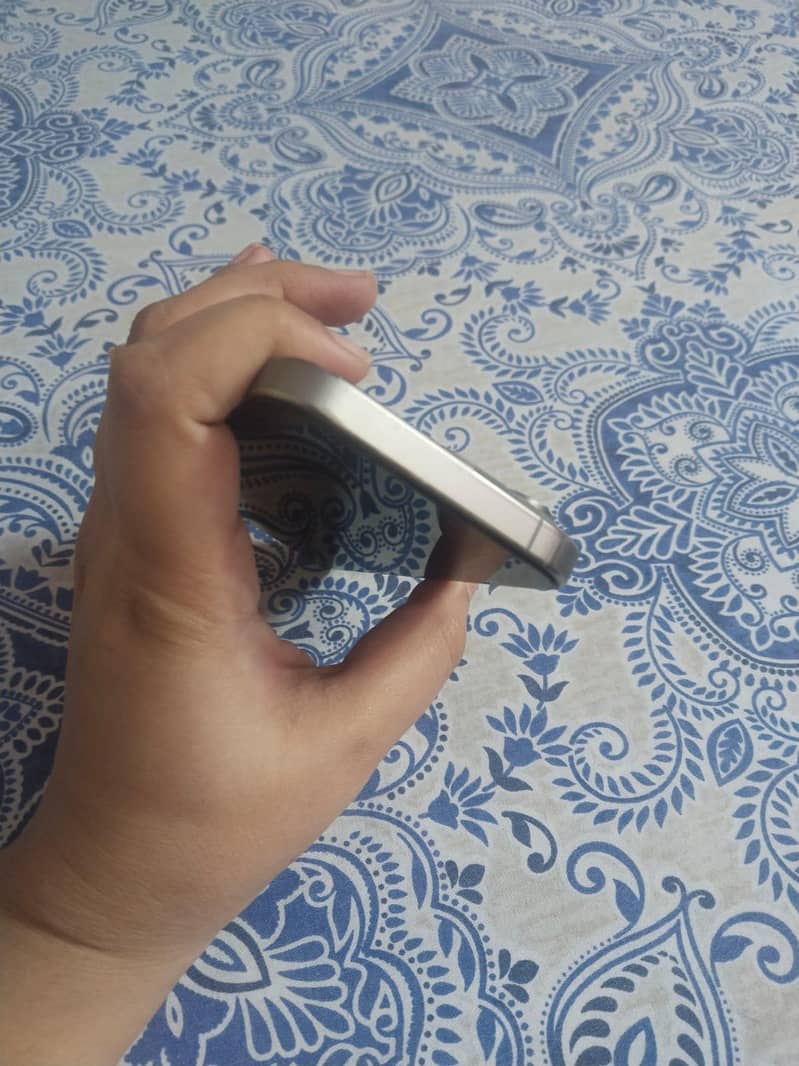 Apple iPhone 15 Pro 5