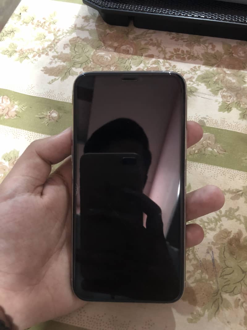 Apple iPhone 11 Pro 1