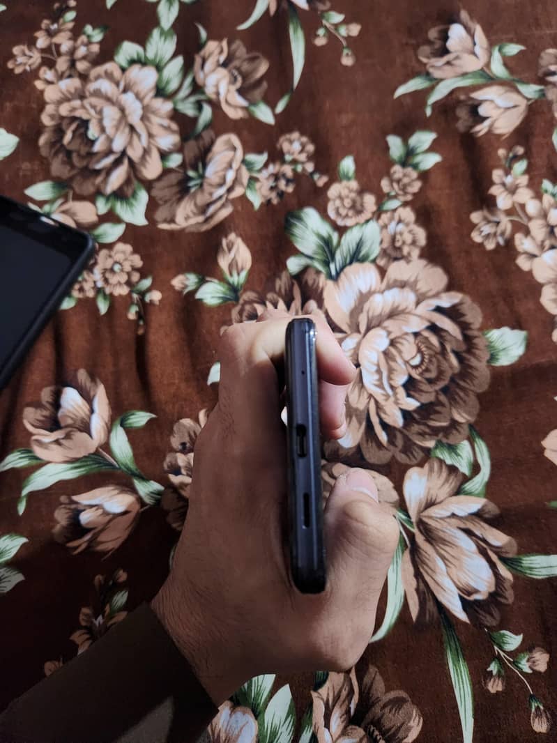 Sharp Aquos Zero 5g basic Non pta 2