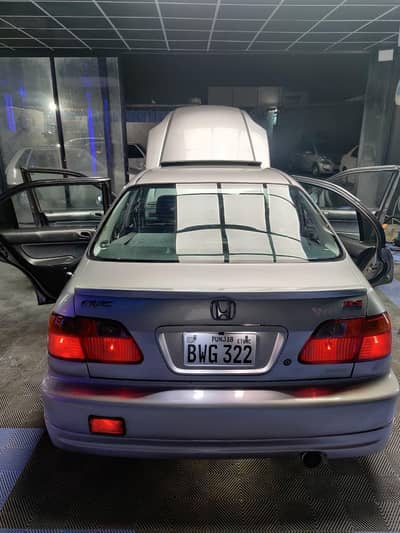 Honda Civic Oriel 2000