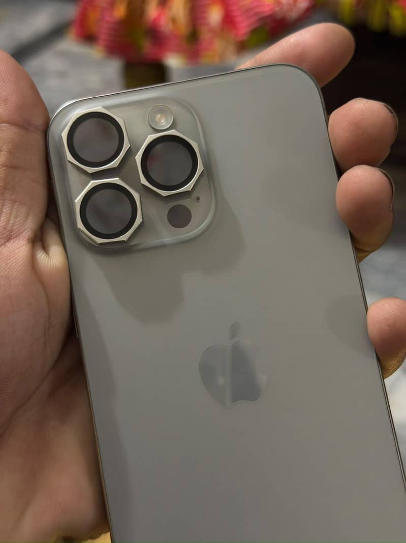 Apple iPhone 15 Pro Max 3