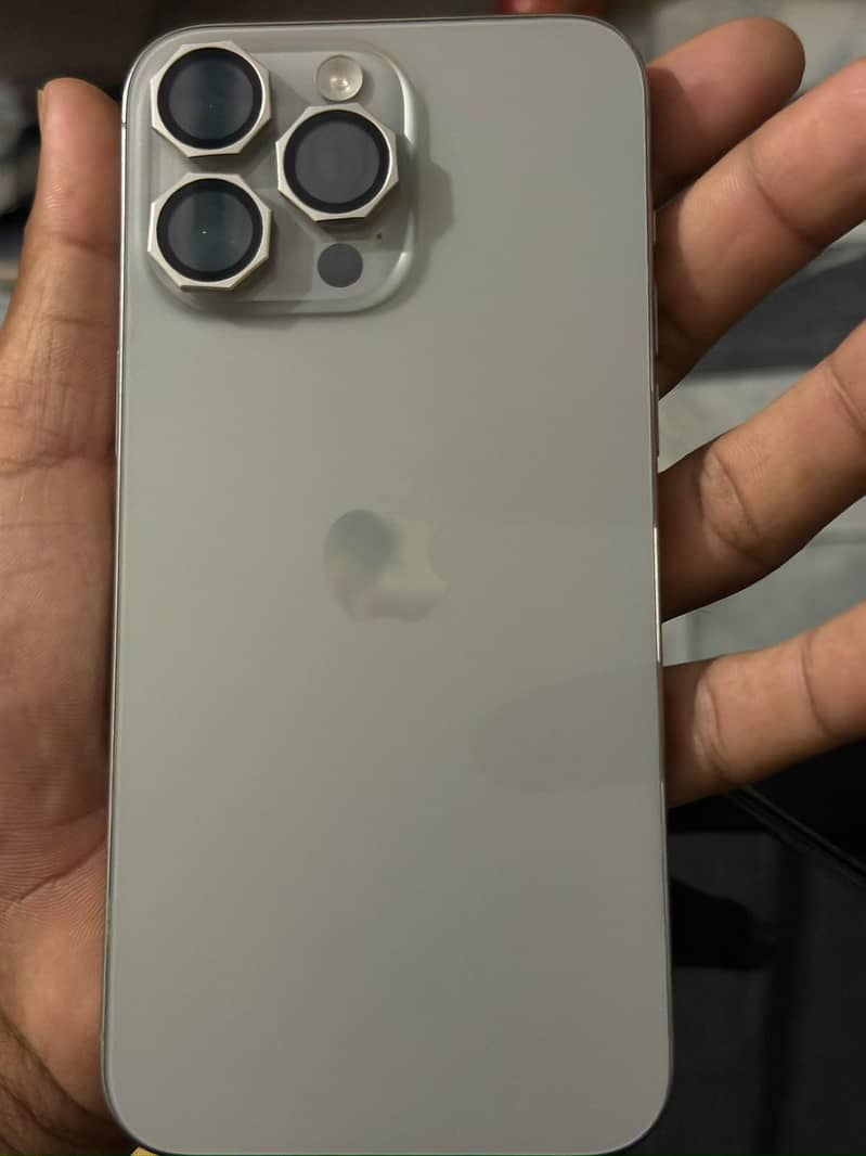 Apple iPhone 15 Pro Max 7