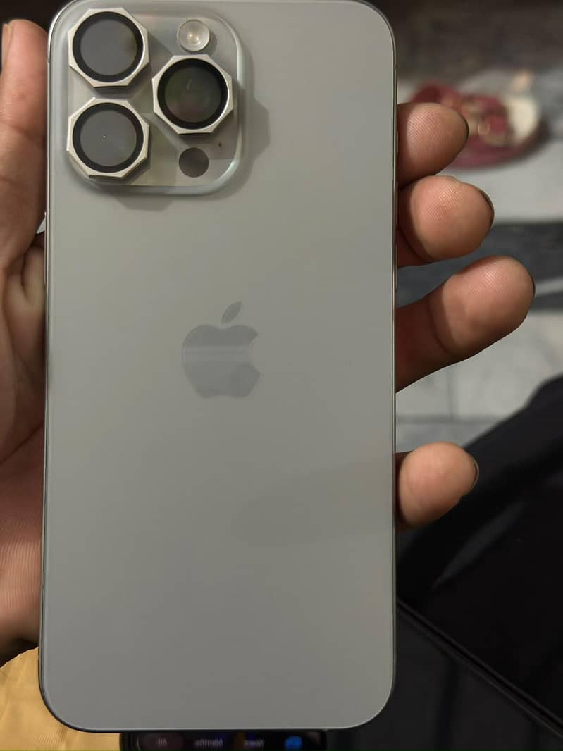 Apple iPhone 15 Pro Max 8
