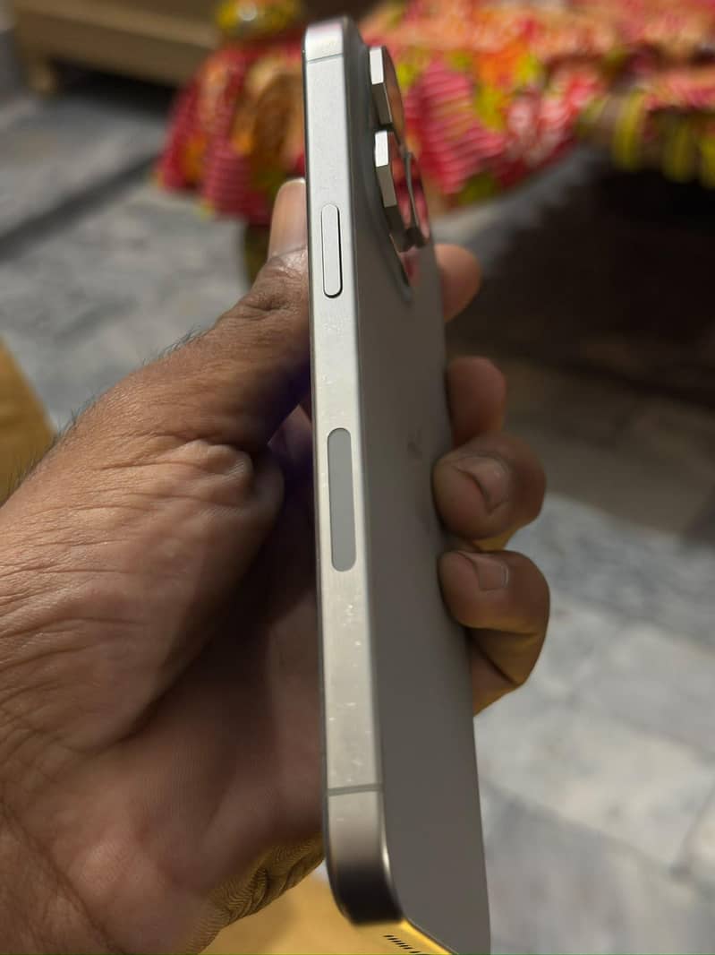 Apple iPhone 15 Pro Max 13