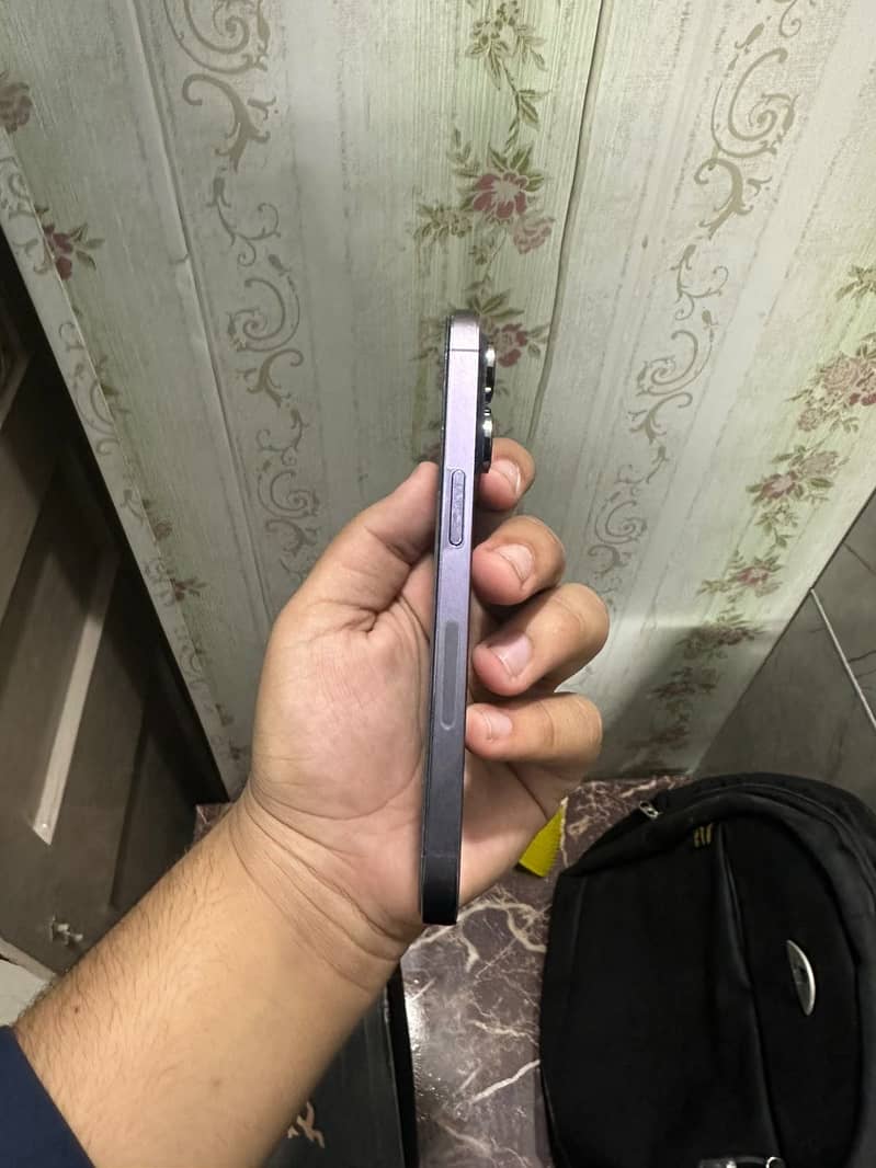 Apple iPhone 14 Pro 2