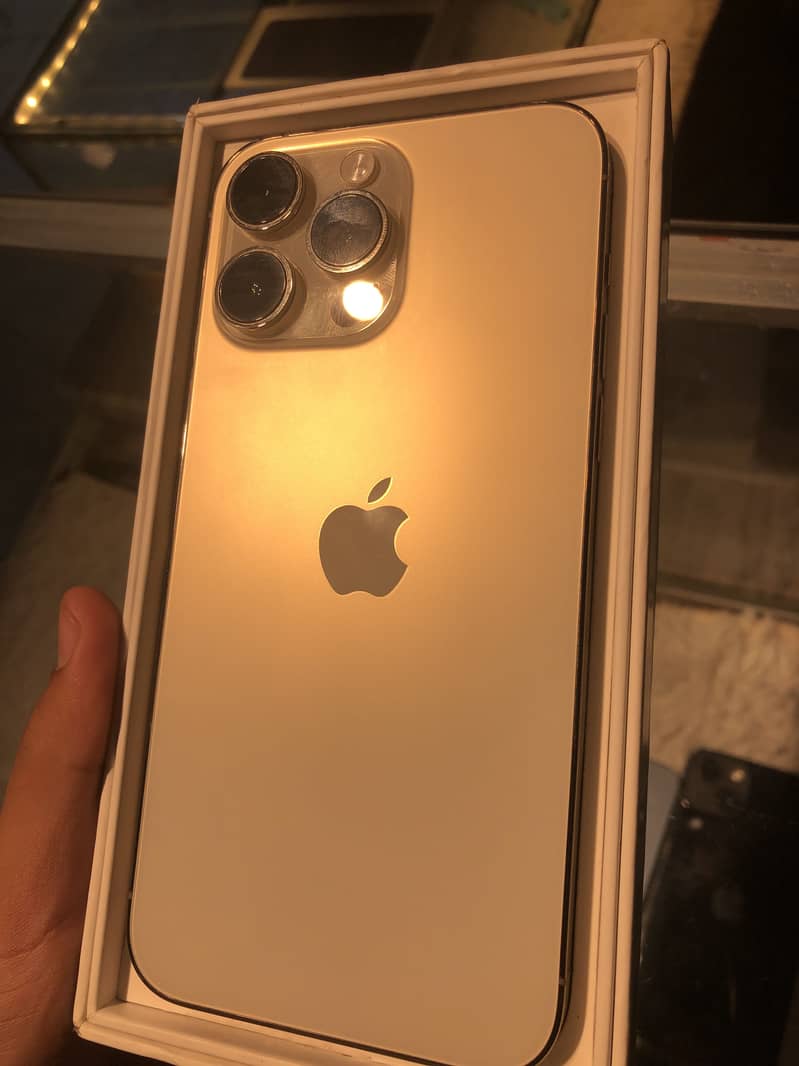 Apple iPhone 14 Pro Max 0