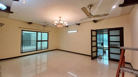 1Kanal Uper Portion PCSIR Phase2 Close To UCP And Shokat Khanum Hospital