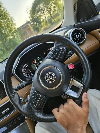 MG HS 2021