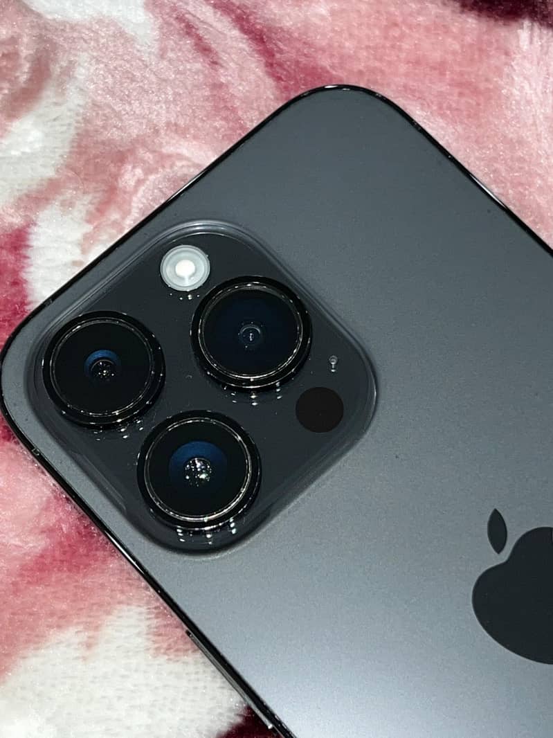 Apple iPhone 14 Pro 2
