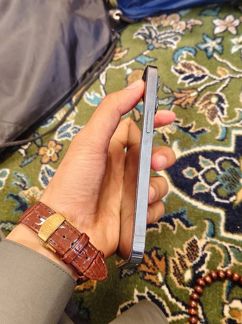 Apple iPhone 13 Pro 3