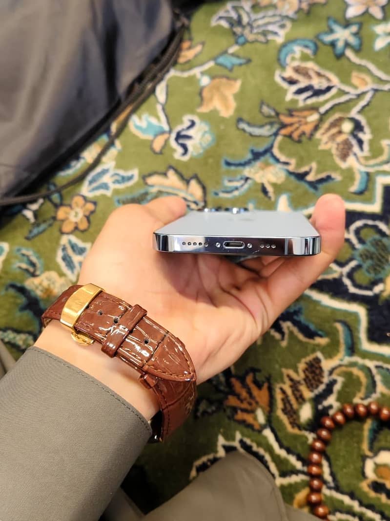 Apple iPhone 13 Pro 4