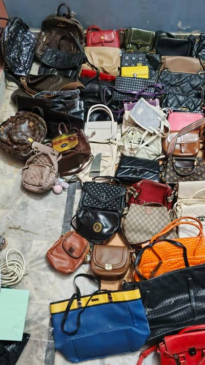 Thrifted ladies bags in bulk quantity