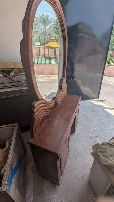 Dressing table