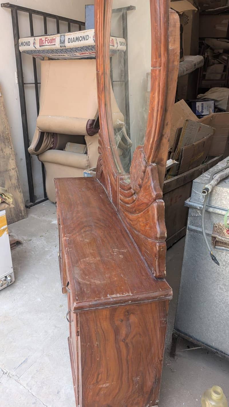 Dressing table 1