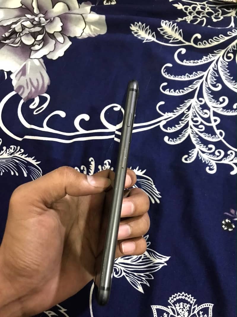 iPhone 8 Plus 64gb 2